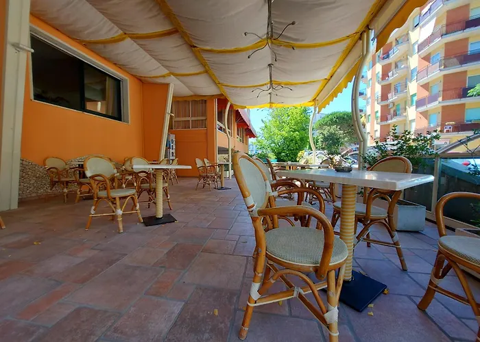 Hotel Joli